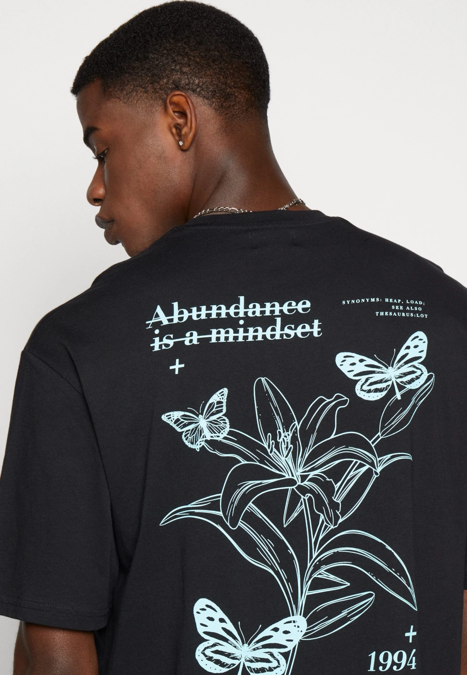 YOURTURN Chest Tee Unisex - T-Shirt Print - 802 - Black 8 YOURTURN Chest Tee Unisex - T-Shirt Print - 802 - Black - Afbeelding 6