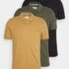 Pier One 3 Pack - Poloshirt - Camel/Khaki/Black 2 Pier One 3 Pack - Poloshirt - Camel/Khaki/Black -Herenkleding Winkel 16db92ea73b9462093a7b59928d23834