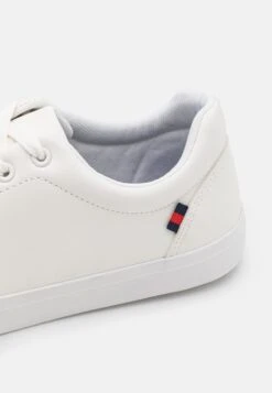 Pier One Unisex - Sneakers Laag - White 13 Pier One Unisex - Sneakers Laag - White -Herenkleding Winkel 1e08045fec014ab382da64da74b462a7