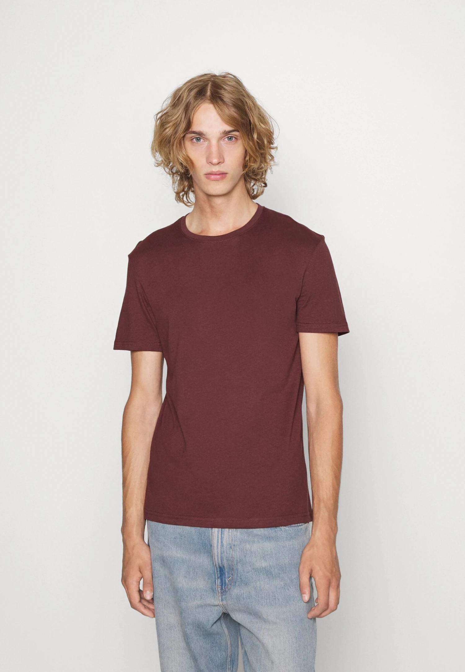 Pier One 5 Pack - T-Shirt Basic - Bordeaux/Light Grey/Brown 4 Pier One 5 Pack - T-Shirt Basic - Bordeaux/Light Grey/Brown - Afbeelding 2