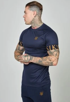 SikSilk Short Sleeve Dynamic Tech - T-Shirt Print - Navy 11 SikSilk Short Sleeve Dynamic Tech - T-Shirt Print - Navy -Herenkleding Winkel 230eb1f2a58d4524a1d8c7267b1bbd0e