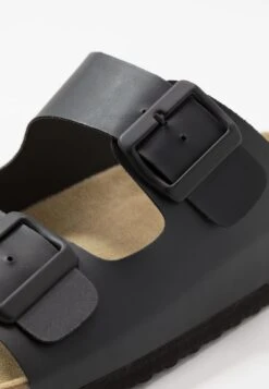 Pier One Unisex - Pantoffels - Black -Herenkleding Winkel 2c1088e9c35241008f77393ded163426