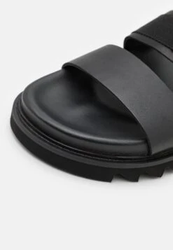 YOURTURN Unisex - Sandalen - Black -Herenkleding Winkel 3072e5cab4ef4153b3cfbe3a9d4f4078