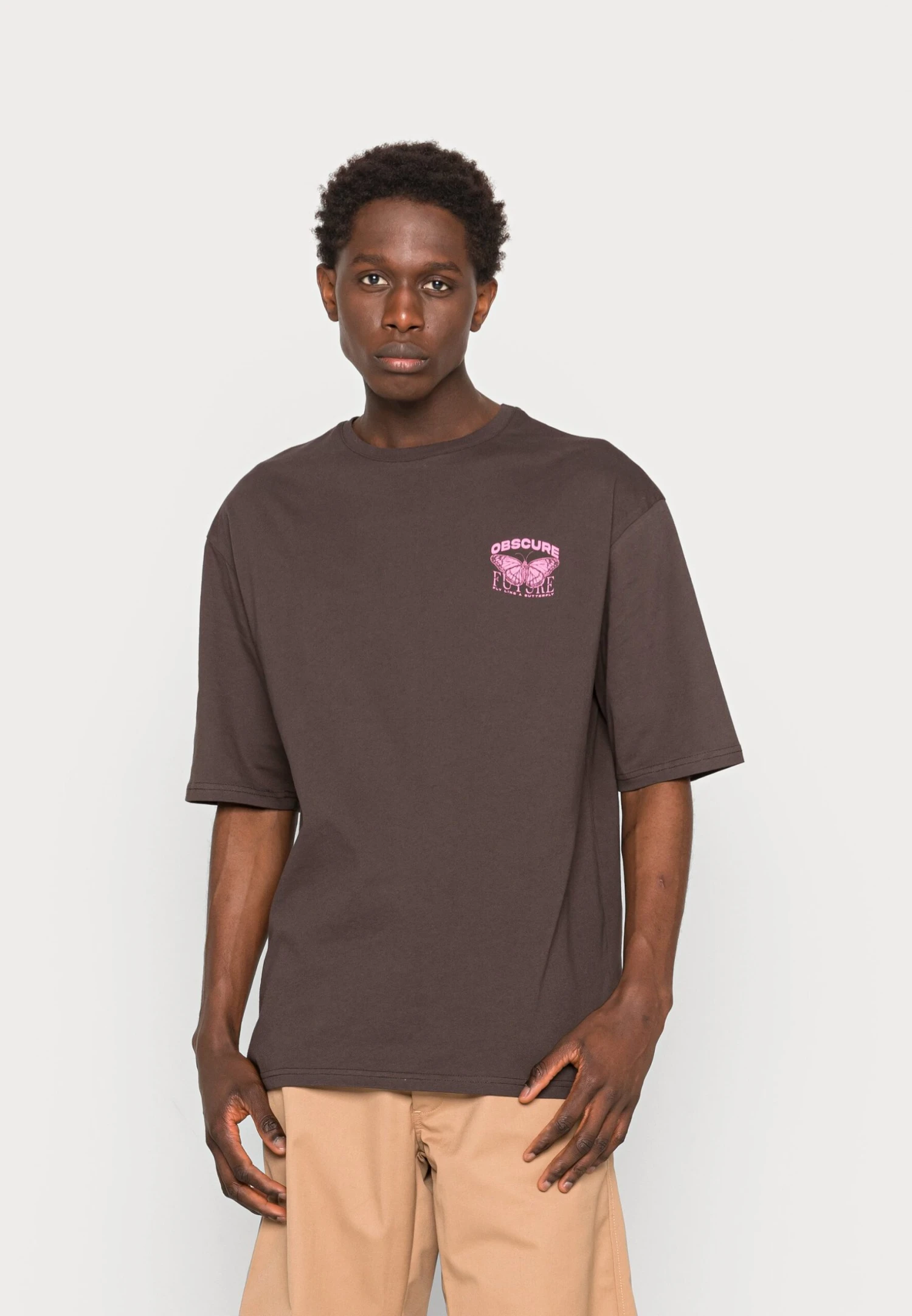 YOURTURN Nostalgia Future Tee Unisex - T-Shirt Print - Brown 5 YOURTURN Nostalgia Future Tee Unisex - T-Shirt Print - Brown - Afbeelding 3