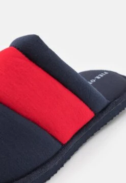 Pier One Unisex - Pantoffels - Dark Blue/Red -Herenkleding Winkel 3873ff5ffc164a00938853720f513c10