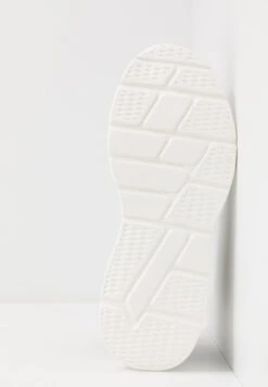 Pier One Sneakers Hoog - Black/White 13 Pier One Sneakers Hoog - Black/White -Herenkleding Winkel 52b5e07059e148baa03e0194b33ba8c5