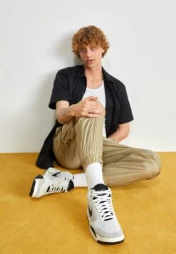 Nike Sportswear Air Flight Lite Mid Nas - Sneakers Hoog - Photon Dust/Black/Metallic Silver/Light Smoke Grey/White/Pale Ivory -Herenkleding Winkel 560daf0e121c4269ba1c67652031ecf4