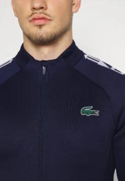 Lacoste Sport Tennis Jacket - Trainingsvest - Navy Blue 15 Lacoste Sport Tennis Jacket - Trainingsvest - Navy Blue -Herenkleding Winkel 5a3b9f564b1546c4807ed04ba6d24af9