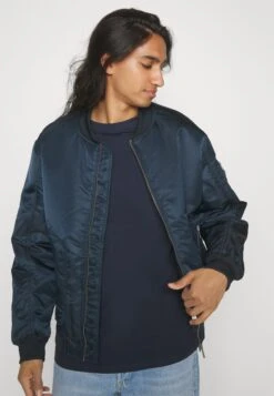 YOURTURN 3Pack Unisex - T-Shirt Basic - Olive, Beige, Dark Blue 15 YOURTURN 3Pack Unisex - T-Shirt Basic - Olive, Beige, Dark Blue -Herenkleding Winkel 5b3b0b549208478d880117e283d8c958