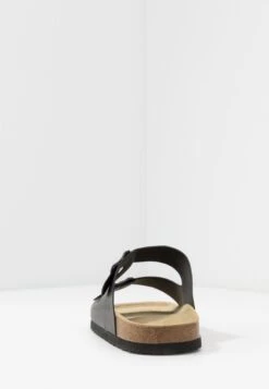 Pier One Unisex - Pantoffels - Black -Herenkleding Winkel 6792cddf649c4c73afdf1fc19e95f07f