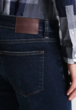 Pier One Basic - Straight Leg Jeans - Dark Blue Denim 12 Pier One Basic - Straight Leg Jeans - Dark Blue Denim -Herenkleding Winkel 7aa5df5983c44365808e18ddcad2589e