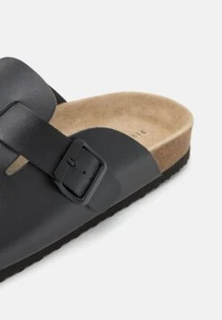 Pier One Leather Unisex - Pantoffels - Black 13 Pier One Leather Unisex - Pantoffels - Black -Herenkleding Winkel 7b28889d1d2247a8abcae3a4a4c34674