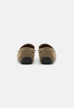 Pier One Unisex - Mocassins - Olive 10 Pier One Unisex - Mocassins - Olive -Herenkleding Winkel 83d1f5a6a06847da9775750cb73a9d57