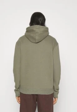 Hollister Co. Summer Icon Unisex - Hoodie - Olive 10 Hollister Co. Summer Icon Unisex - Hoodie - Olive -Herenkleding Winkel a00c2d49955e4700a2b45b5f5a5896ae