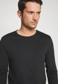 Pier One 2 Pack - Longsleeve - White/Black 13 Pier One 2 Pack - Longsleeve - White/Black -Herenkleding Winkel abe5f01df1c144a5b727bffa4e9f9909