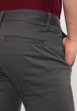 Pier One Chino - Dark Grey 12 Pier One Chino - Dark Grey -Herenkleding Winkel ad63fc5f1f3f44ed919d121e71899f26