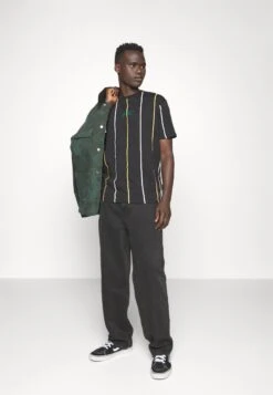 YOURTURN Unisex - T-Shirt Print - Black/White -Herenkleding Winkel ae6974bac6e94fb098f2859524f1d8b3