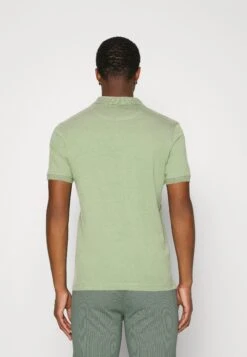 Pier One Poloshirt -Light Green 9 Pier One Poloshirt -Light Green -Herenkleding Winkel b3996029aa1f420da0742d9ea7033dfe