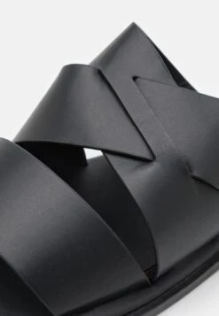 Pier One Muiltjes - Black 13 Pier One Muiltjes - Black -Herenkleding Winkel b50a1b42a3ee4cfaa6748df68bcbfe4c