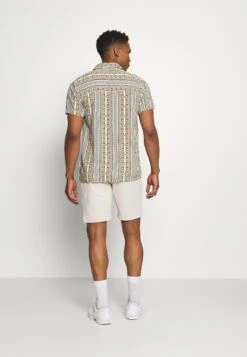 Redefined Rebel Joey - Shorts - Stone 9 Redefined Rebel Joey - Shorts - Stone -Herenkleding Winkel b6ace980bce443f1ad2be8177eefaa98