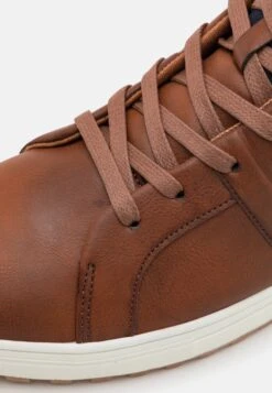 Pier One Sneakers Hoog - Cognac -Herenkleding Winkel b72c2c26a41d4606a44be9f2efeae0dc