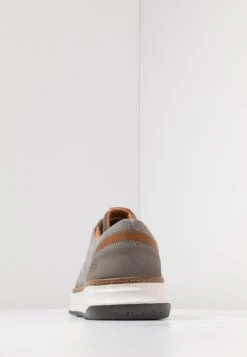 Skechers Moreno - Sneakers Laag - Taupe -Herenkleding Winkel b9284f888ed04fde8b234922e1e8138c