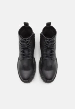 Pier One Unisex - Veterboots - Black 11 Pier One Unisex - Veterboots - Black -Herenkleding Winkel be294022a8fa4b439a852bd7c70d8bb6
