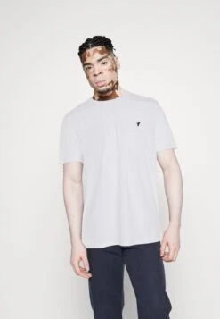 Pier One 3 Pack - T-Shirt Basic - White/Dark Blue/Blue -Herenkleding Winkel c861a69cfb1e4a6fafbf2b097bf177a2