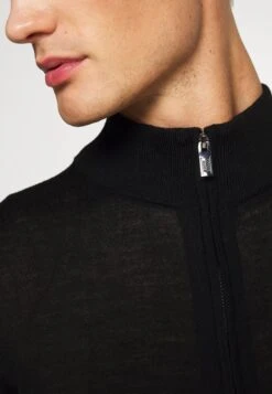 Emporio Armani Cardigan - Vest - Nero -Herenkleding Winkel d5612eba4c3f4a99b6b7e862d14b206b