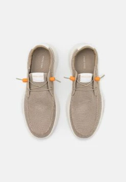 Pier One Sneakers Laag - Beige -Herenkleding Winkel e1e11fb9800f406ebbfc2036aeac7718