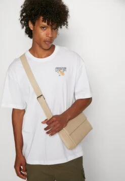 YOURTURN Orange Fruit Graphic Tee- T-Shirt Print - White 11 YOURTURN Orange Fruit Graphic Tee- T-Shirt Print - White -Herenkleding Winkel e316743f0437401abe0ba26395e7b930