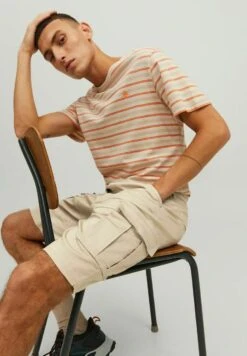 Jack & Jones Unifarbene Dex Mit Cargotaschen - Shorts - Oxford Tan -Herenkleding Winkel e3d5c0bf5d834538bdc68383dc83c41a