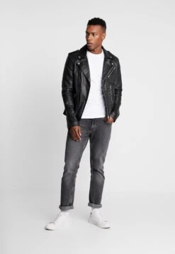 Pier One 3 Pack - T-Shirt Basic - White 8 Pier One 3 Pack - T-Shirt Basic - White -Herenkleding Winkel ea5a45d6ac054aaf8ad5e779d70e706b